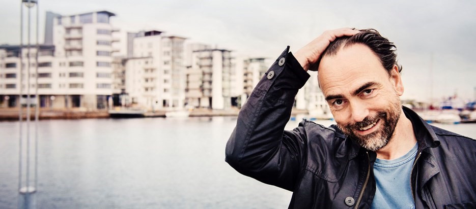 Joakim Jardenberg by the waterfront